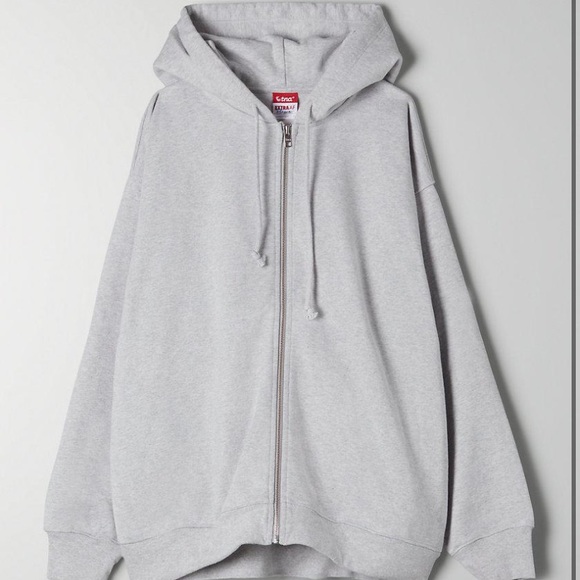 ISO- basic oversized zip up hoodie - Picture 3 of 3